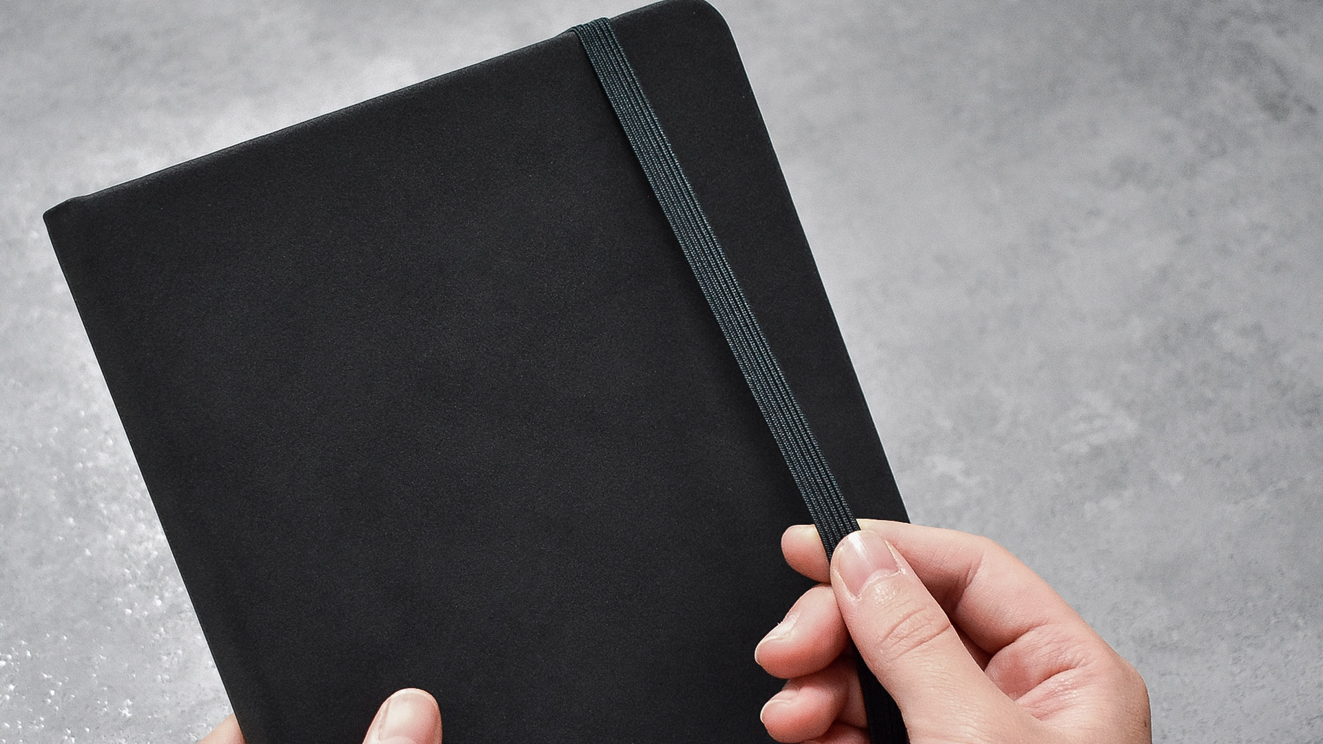 表紙とゴムバンドのイメージ