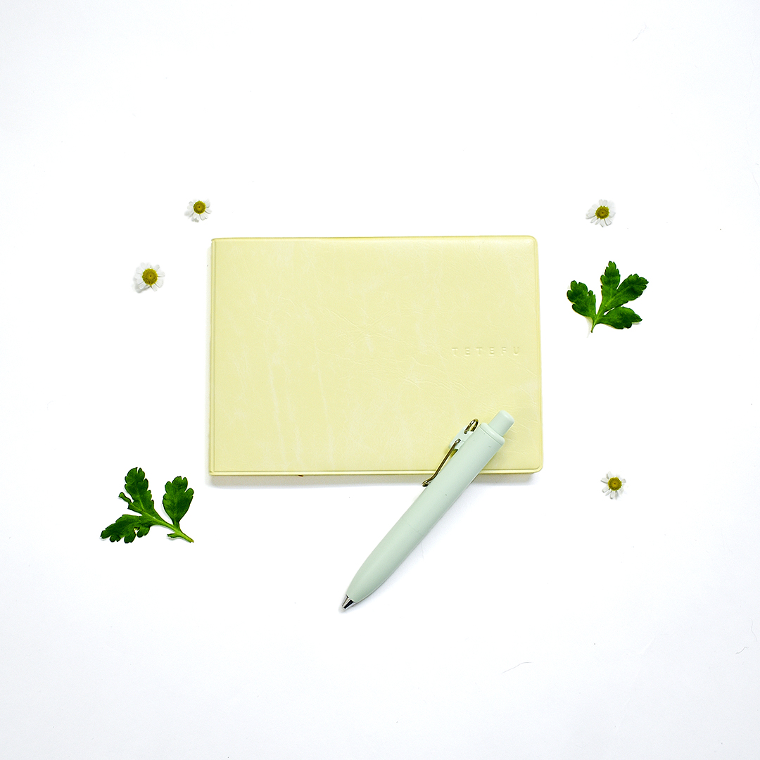 レモンイエロー