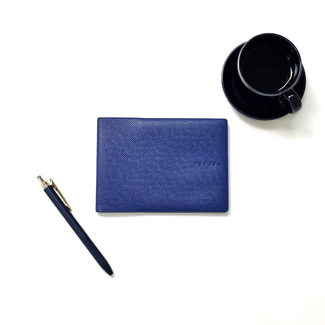 ダークネイビー